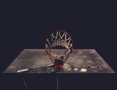 重返赛场引发热议！，大坂直美在FPX比赛中领先优势明显全场沸腾不已