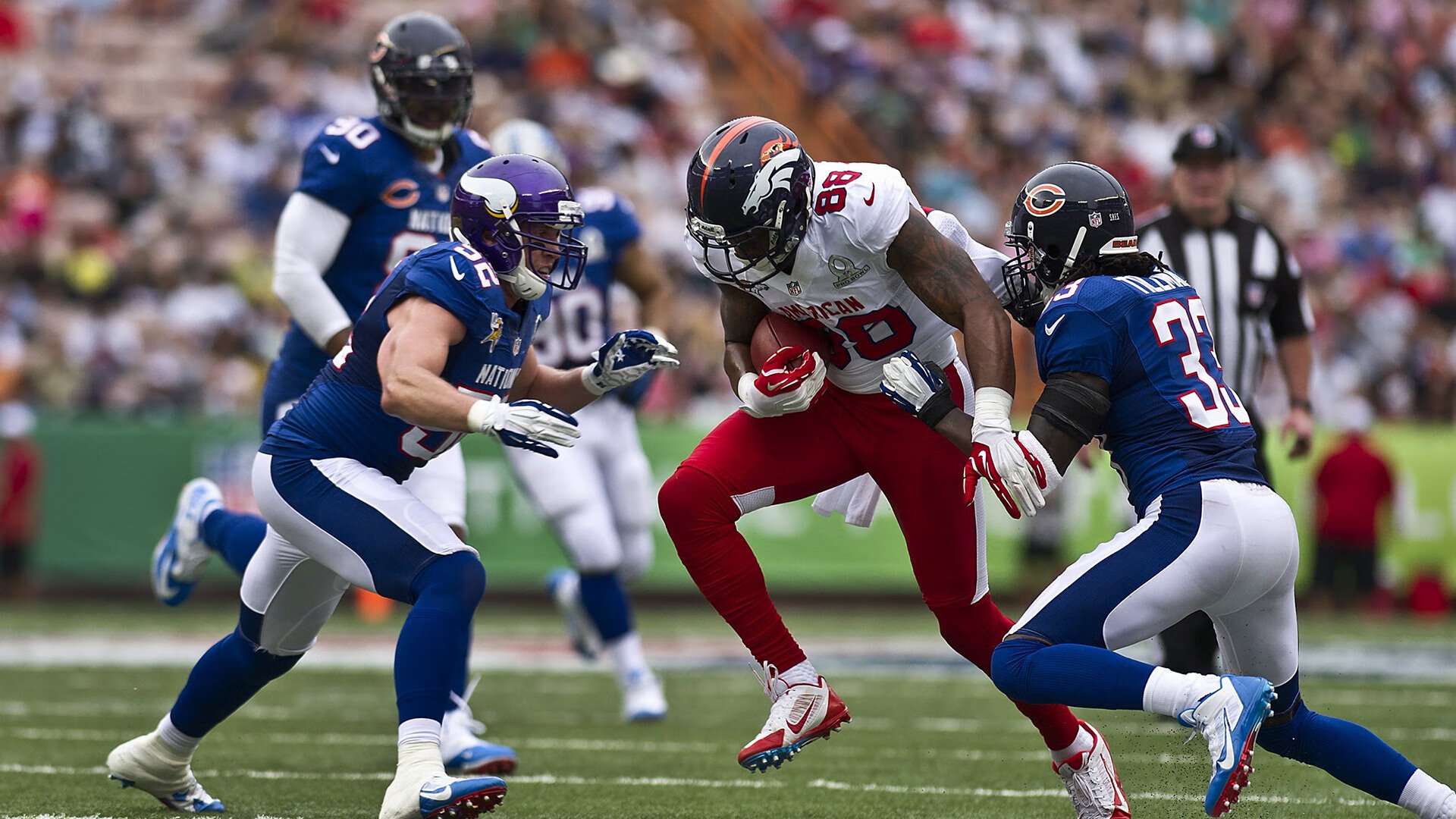 杜兰特重要时刻刷新纪录，雄鹿带队取胜！赛场气氛高涨